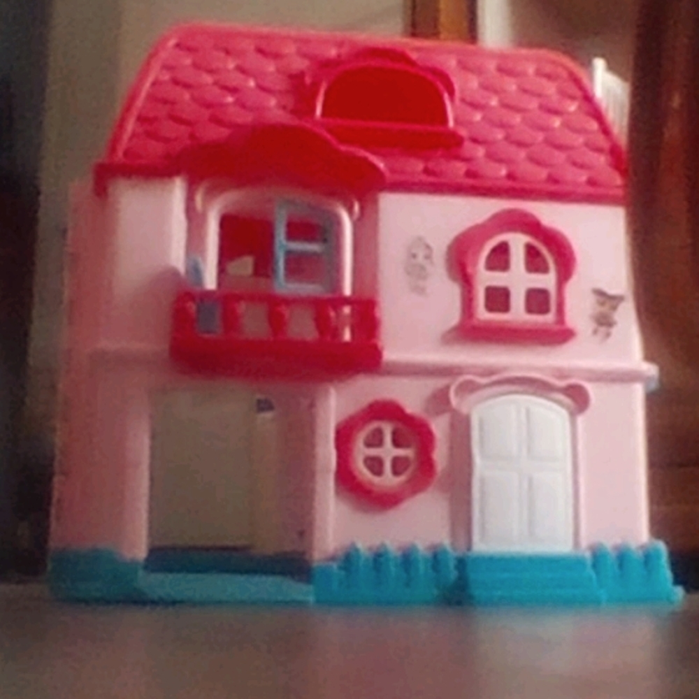 Kids small doll house
